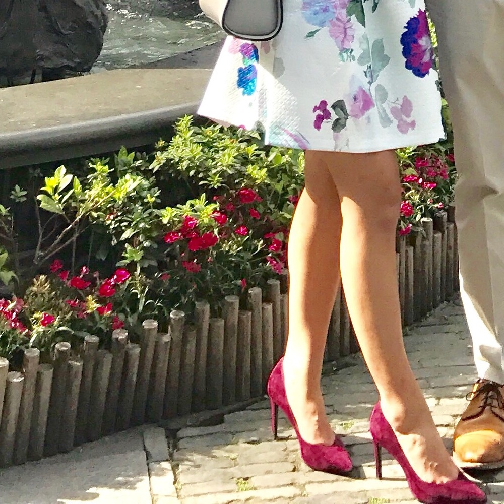 Suede pump